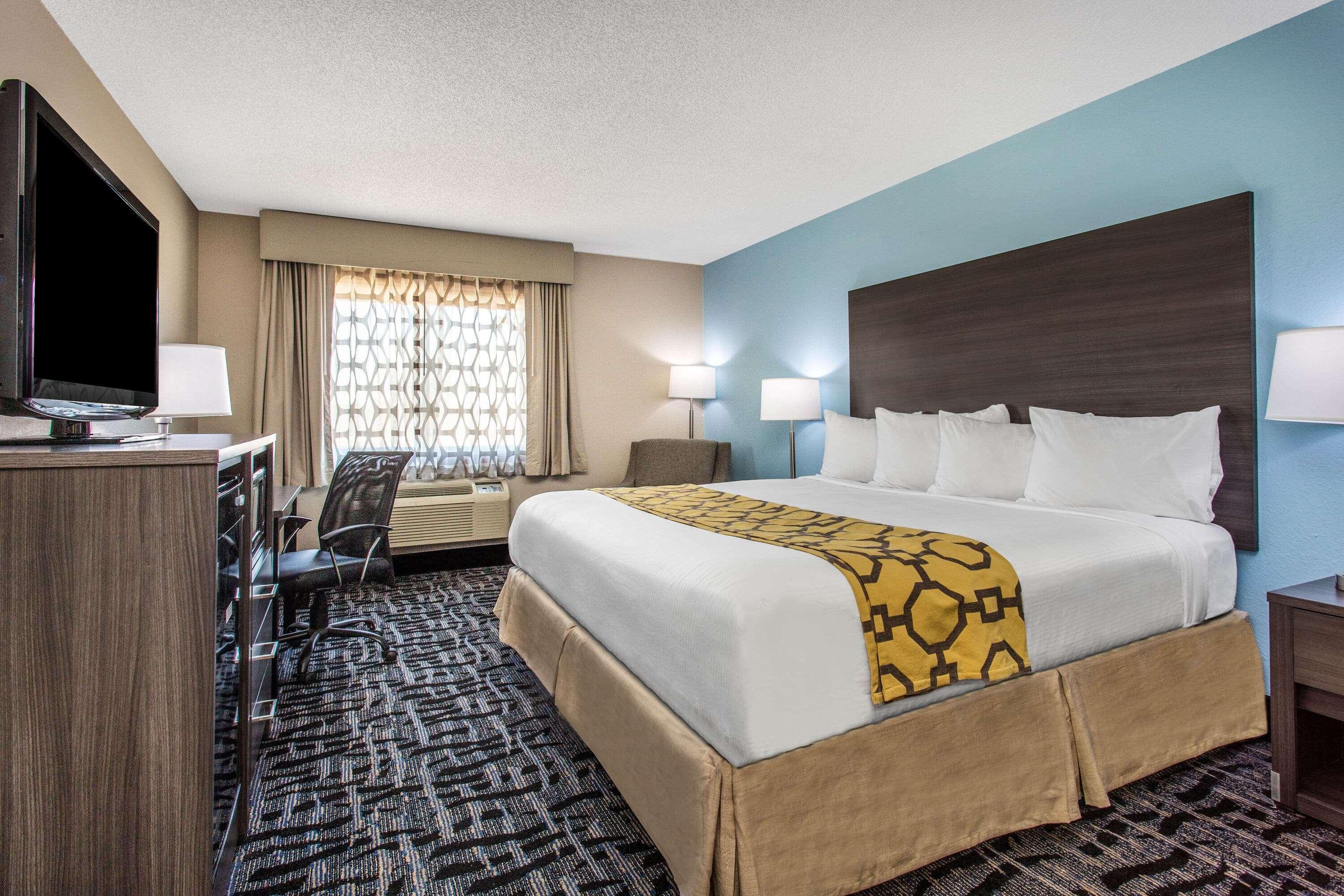 Hotel Baymont By Wyndham Joliet Exterior foto