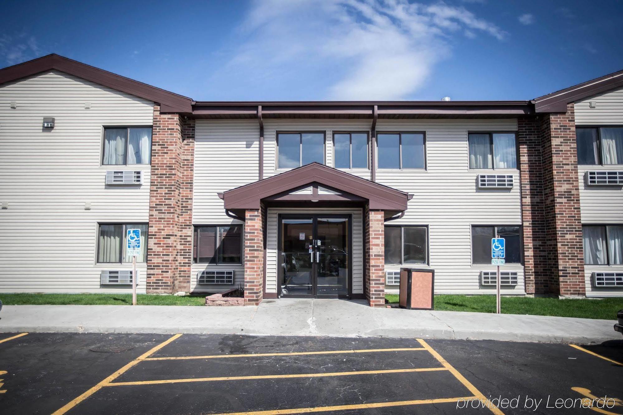 Hotel Baymont By Wyndham Joliet Exterior foto